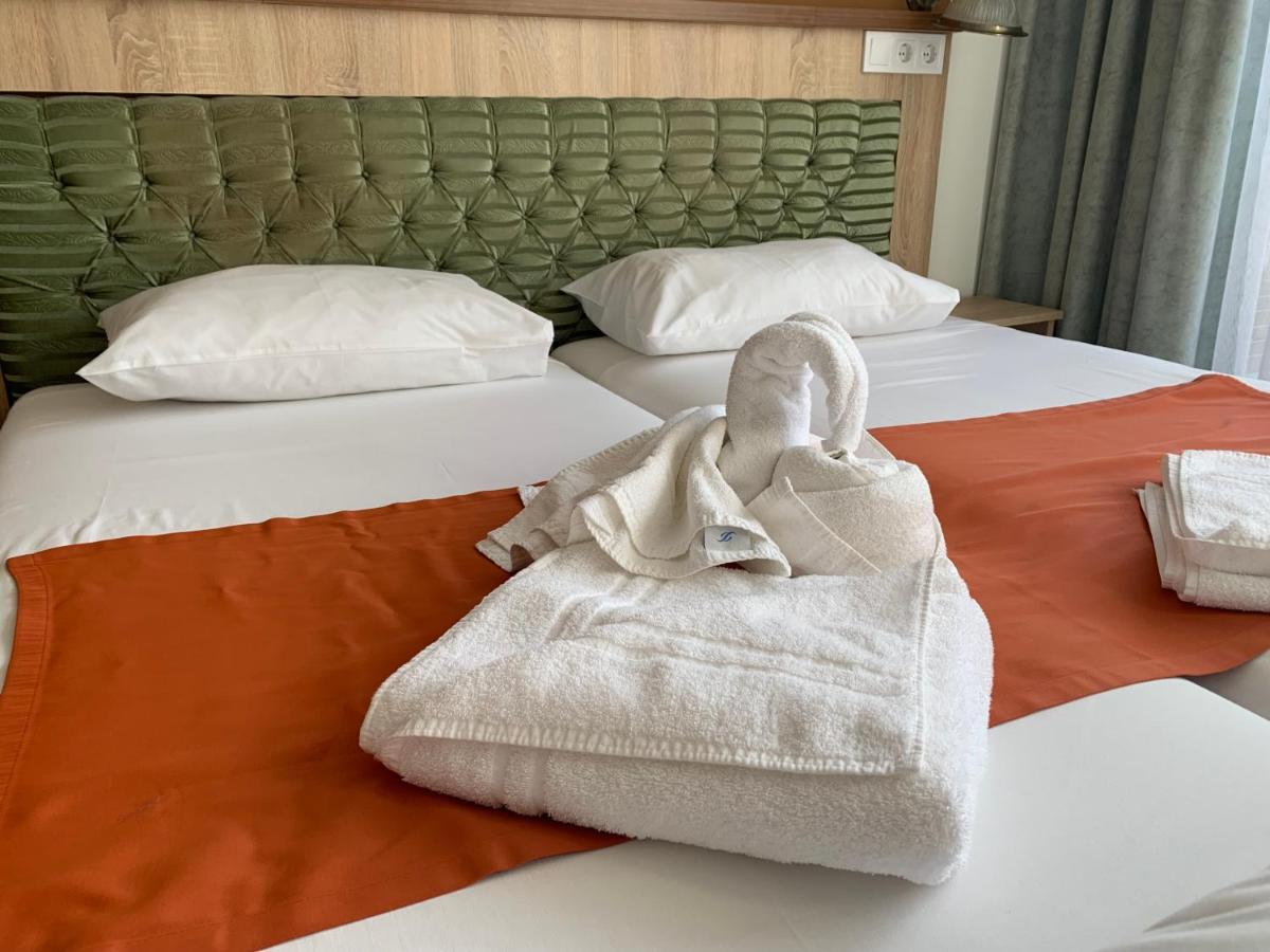 Varfal Wellness Panzio Печ Экстерьер фото