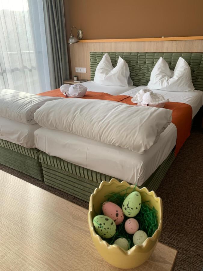 Varfal Wellness Panzio Печ Экстерьер фото