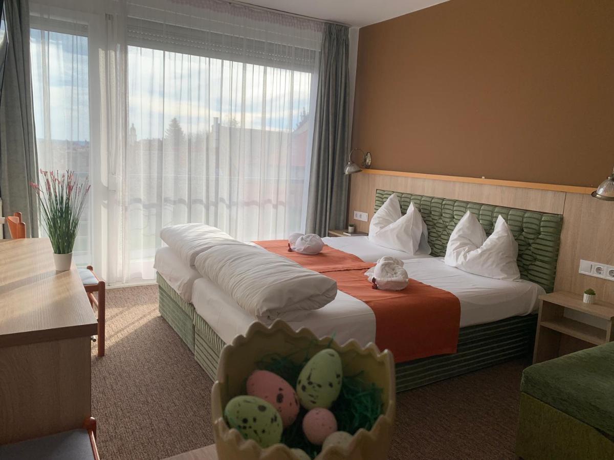 Varfal Wellness Panzio Печ Экстерьер фото