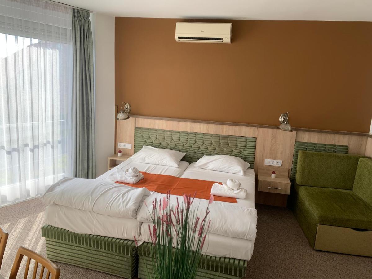 Varfal Wellness Panzio Печ Экстерьер фото