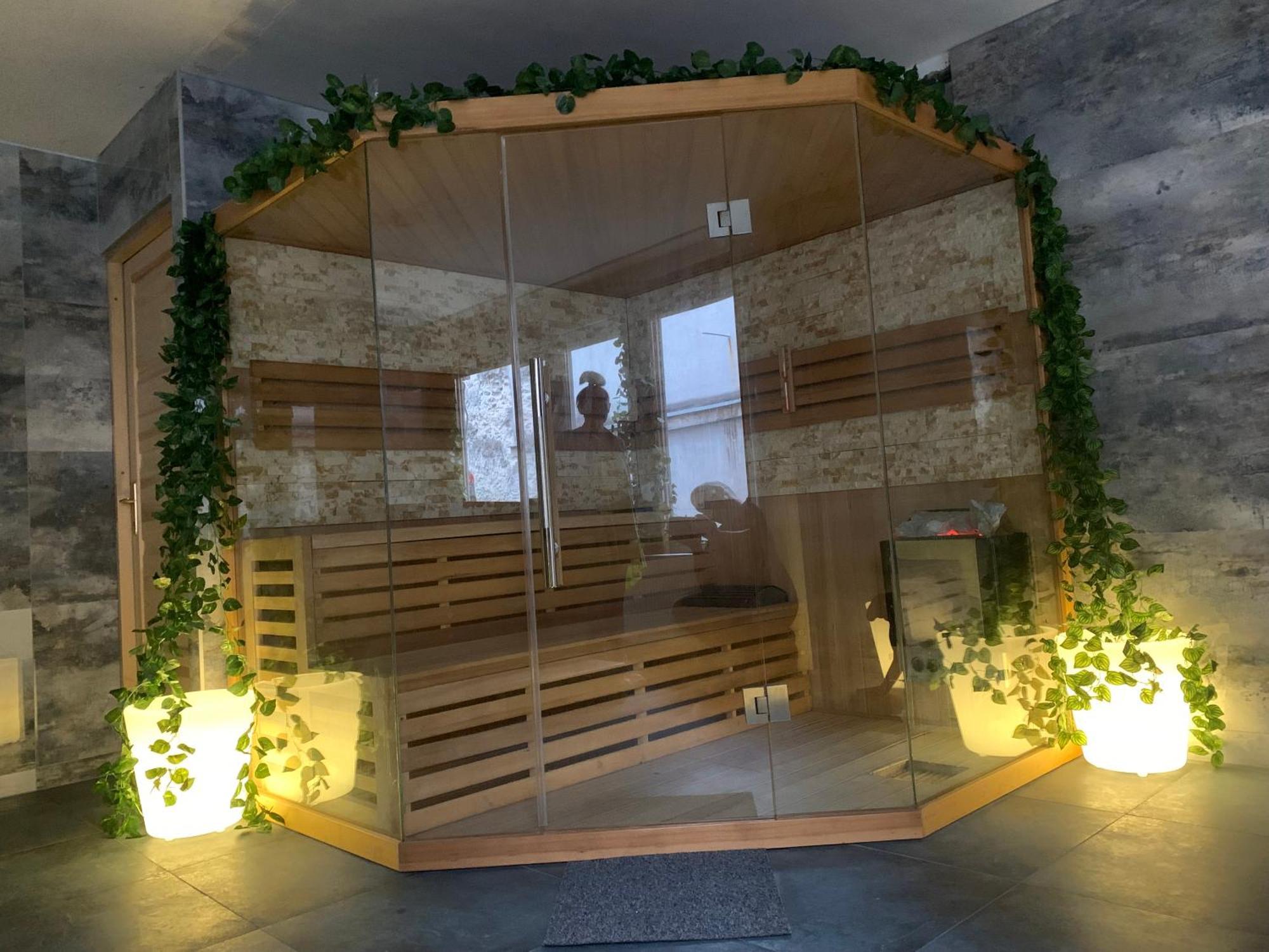 Varfal Wellness Panzio Печ Экстерьер фото