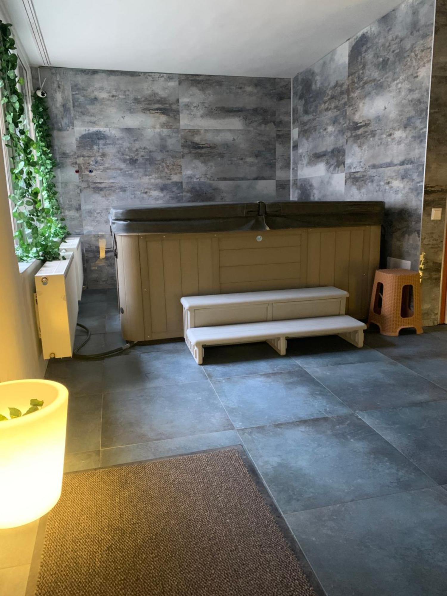 Varfal Wellness Panzio Печ Экстерьер фото